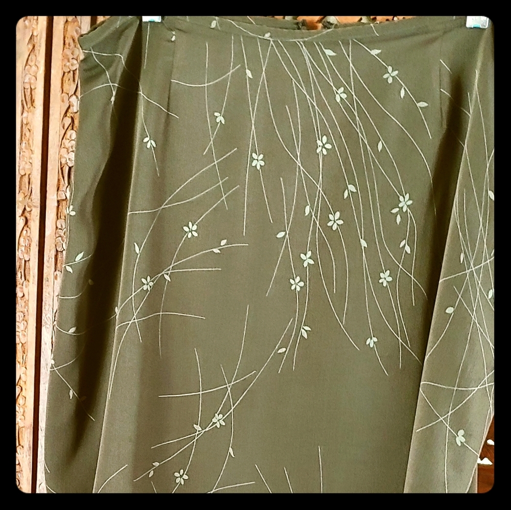 Ladies skirt